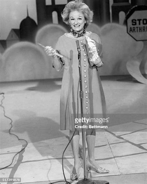 2,431 Phyllis Diller Photos & High Res Pictures